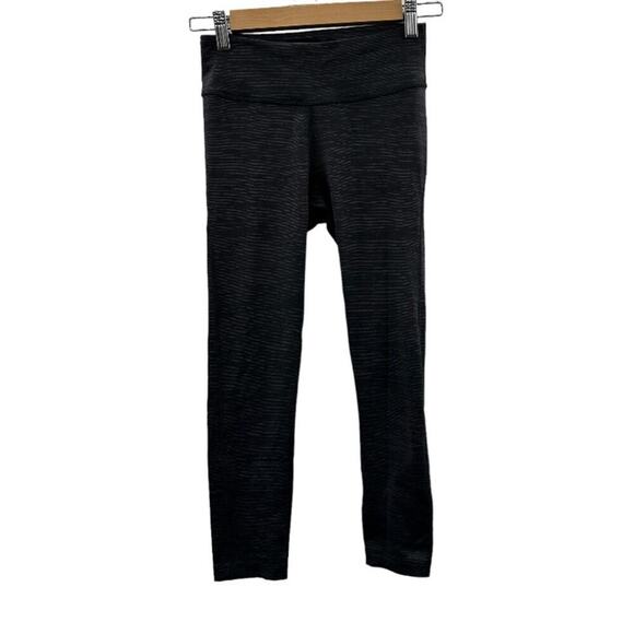 Outdoor Voices Black & Gray Mid Rise Cropped Leggings Size XS‎ - Picture 1 of 9